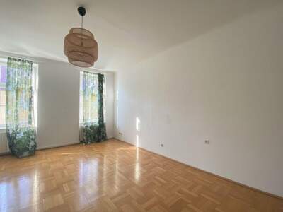 Altbauwohnung mit Balkon kaufen in 8020 Graz (Bild 2)