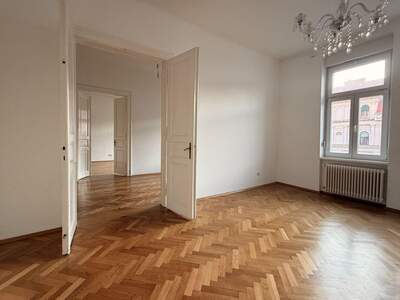 Altbauwohnung kaufen in 8010 Graz (Bild 2)