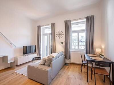 Altbauwohnung mit Balkon mieten in 1200 Wien (Bild 2)
