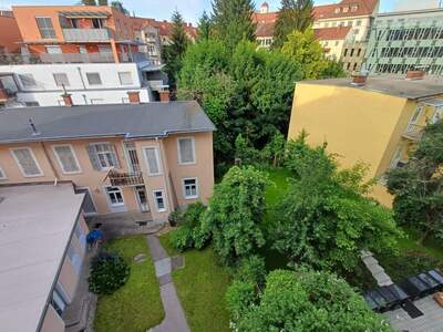 Altbauwohnung mit Balkon kaufen in 8010 Graz (Bild 1)