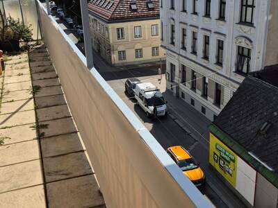 Altbauwohnung mit Balkon mieten in 1130 Wien (Bild 3)