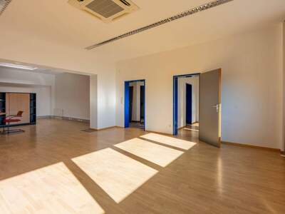 Gewerbeobjekt mieten in 8074 Raaba