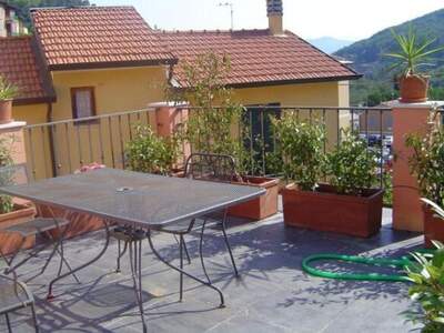 Haus mit Garten kaufen in 19032 Lerici (Bild 1)