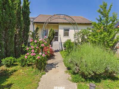 Haus mit Garten kaufen in 7142 Illmitz