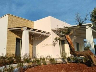 Haus mit Garten kaufen in 73040 Marina di Felloniche (Bild 4)