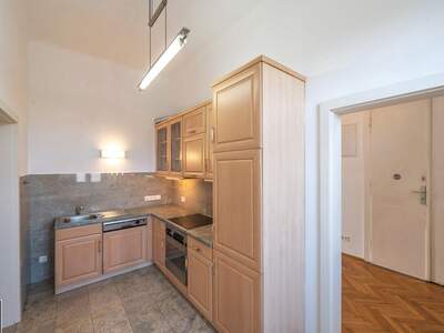 Altbauwohnung mit Balkon mieten in 2340 Mödling (Bild 2)