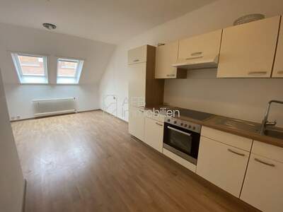 Altbauwohnung mieten in 8010 Graz (Bild 1)