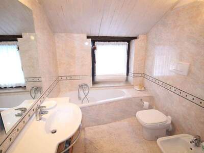 Haus mit Garten kaufen in 32100 Visome (Bild 2)