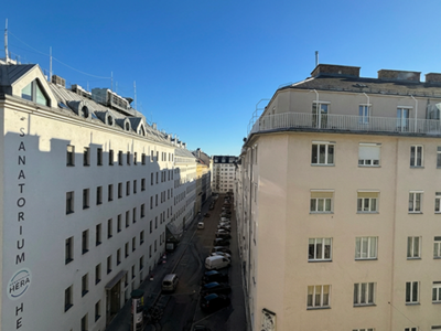 Altbauwohnung mit Balkon kaufen in 1090 Wien (Bild 4)