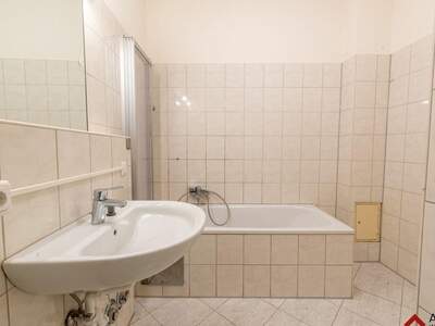 Altbauwohnung mit Balkon mieten in 4600 Wels (Bild 5)