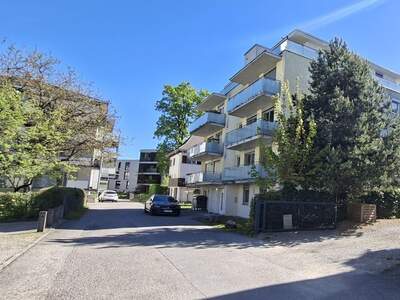 Altbauwohnung mit Balkon kaufen in 6845 Hohenems (Bild 2)