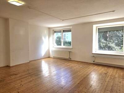 Altbauwohnung mit Balkon kaufen in 6130 Schwaz (Bild 1)