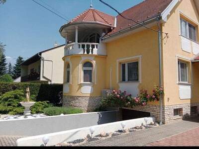 Haus mit Garten kaufen in 8380 Heviz (Bild 1)