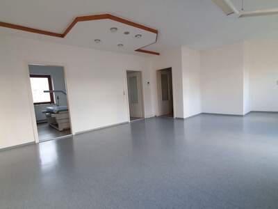 Gewerbeobjekt mieten in 4910 Ried (Bild 2)