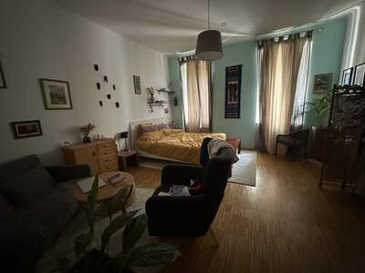 Altbauwohnung mit Balkon mieten in 1120 Wien (Bild 1)