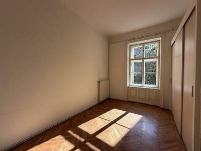 Altbauwohnung kaufen in 1090 Wien (Bild 2)