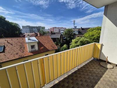 Terrassenwohnung kaufen in 8010 Graz Sankt Leonhard (Bild 1)