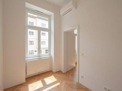 Altbauwohnung mit Balkon kaufen in 1050 Wien (Bild 4)
