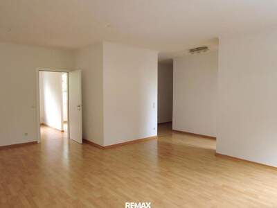 Wohnung mit Balkon kaufen (Bild 3)
