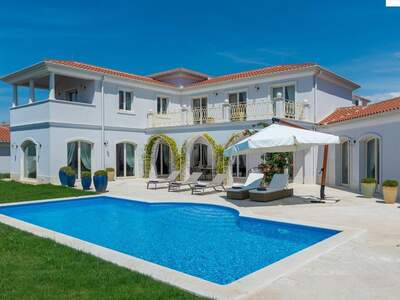 Haus kaufen in 52440 Porec (Bild 1)