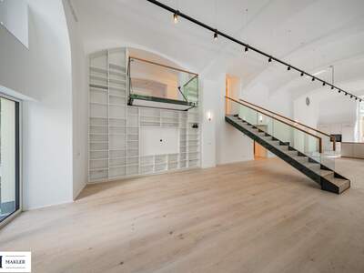 Altbauwohnung mit Balkon kaufen in 1040 Wien (Bild 1)