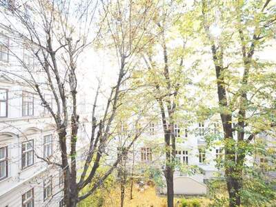 Altbauwohnung mit Balkon mieten in 1090 Wien (Bild 2)