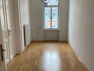 Altbauwohnung mit Balkon mieten in 8010 Graz (Bild 4)