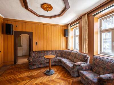 Altbauwohnung kaufen in 1070 Wien (Bild 2)