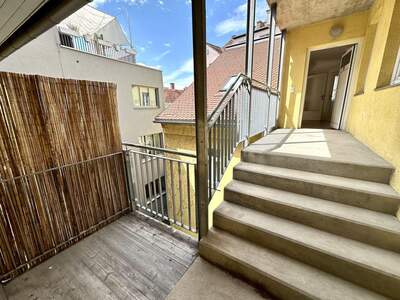 Altbauwohnung mit Balkon mieten in 8010 Graz (Bild 1)
