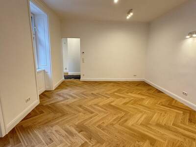 Altbauwohnung mit Balkon kaufen in 1020 Wien (Bild 1)