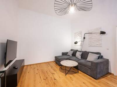 Altbauwohnung kaufen in 1050 Wien (Bild 2)