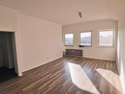 Dachgeschosswohnung mieten in 5101 Bergheim