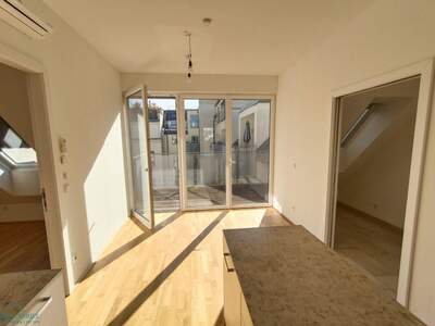 Altbauwohnung mit Balkon mieten in 1070 Wien (Bild 4)