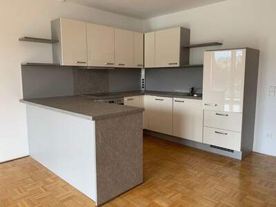Altbauwohnung mit Balkon mieten in 9500 Villach (Bild 4)