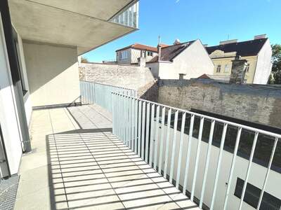 Wohnung mit Balkon kaufen in 1140 Wien (Bild 2)