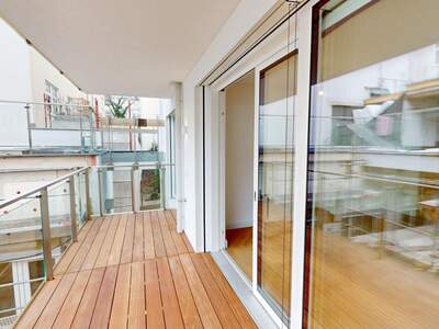 Wohnung mit Balkon kaufen in 1040 Wien