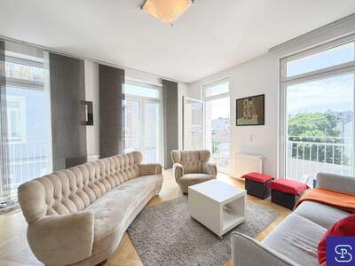 Altbauwohnung mit Balkon kaufen in 1070 Wien (Bild 3)