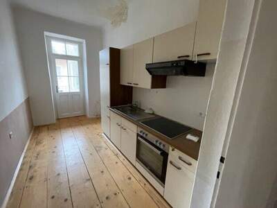 Altbauwohnung mit Balkon mieten in 8010 Graz (Bild 2)