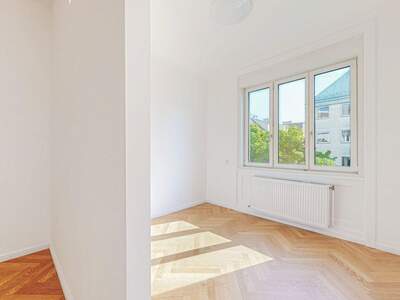Altbauwohnung mit Balkon kaufen in 1070 Wien (Bild 5)