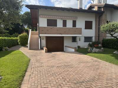 Haus mit Garten kaufen in 33054 Lignano Riviera (Bild 2)