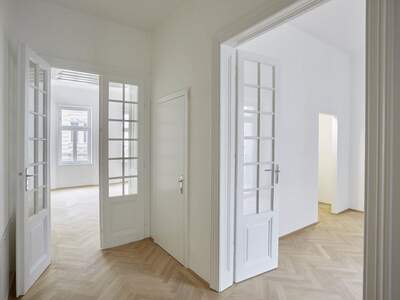 Altbauwohnung mit Balkon kaufen in 1180 Wien (Bild 1)