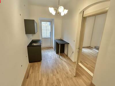 Altbauwohnung mit Balkon mieten in 8010 Graz (Bild 5)