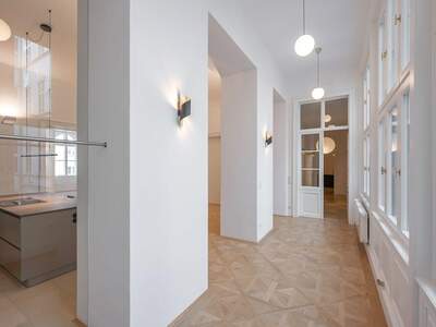 Altbauwohnung mit Balkon mieten in 1010 Wien (Bild 4)