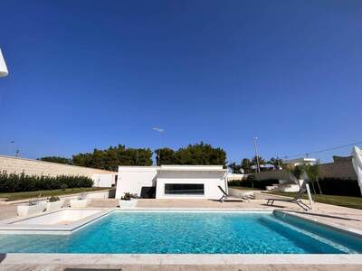 Haus mit Garten kaufen in 73010 San Donato di Lecce (Bild 2)