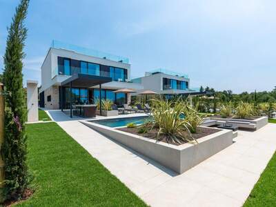 Haus mit Garten kaufen in 52466 Porec (Bild 3)