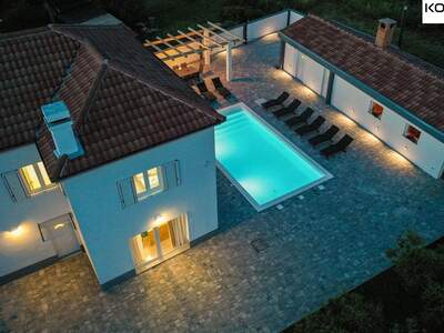 Haus mit Garten kaufen in 23000 Zadar (Bild 3)