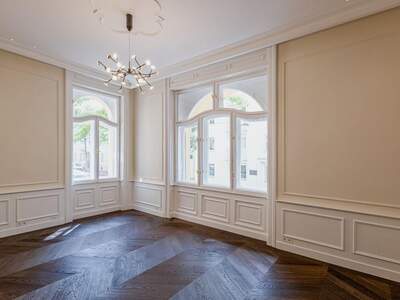 Altbauwohnung mit Balkon kaufen in 1130 Wien (Bild 3)