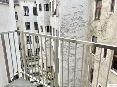 Altbauwohnung mit Balkon kaufen in 1150 Wien (Bild 5)