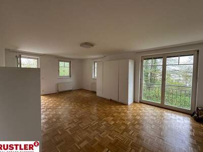Altbauwohnung mit Balkon mieten in 5020 Salzburg (Bild 2)