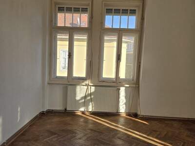 Altbauwohnung mit Balkon mieten in 8010 Graz (Bild 2)